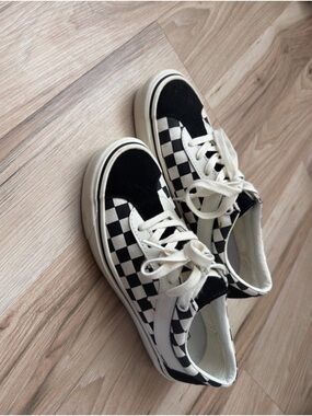 Vans Cream Interior Low-Top Sneakers